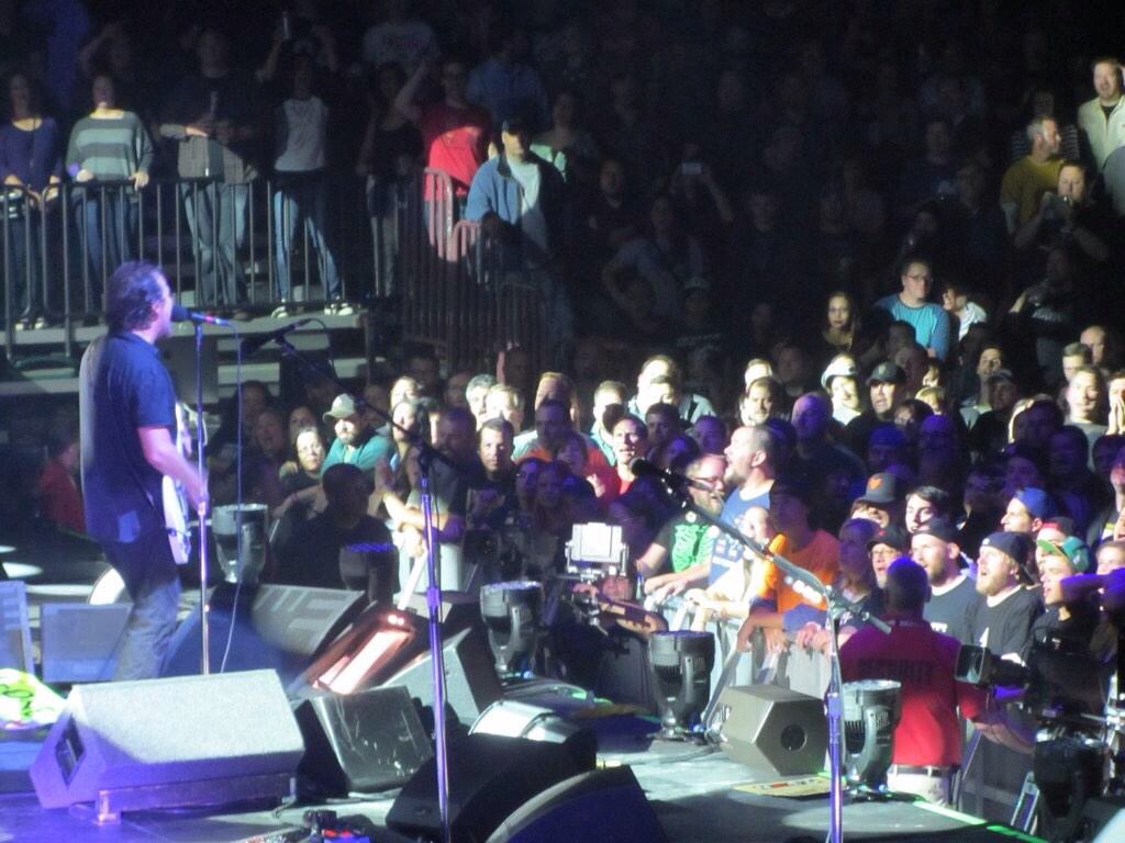 pjtourkid's tweet photo. @solace #NoCodeOnTheRoad Happy @SGossard side rail anniversary #10/17/14. The day you were a woo boy. #swoon. https://t.co/4c9SnULtCC