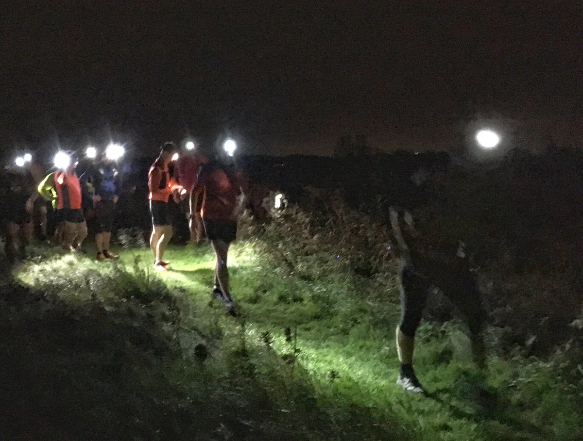 Suburban running in the unique style of #TheOutdoorCity as we canter up to Bar Dyke &amp; Agden Rocher with the <a href="/Accelerateuk/">Accelerate</a> Tues night crew.