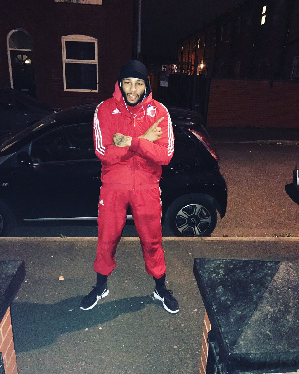 LyndonArthur's tweet photo. Good run done.. 🏃🏾!!!! 2 n half weeks till my 9th fight!!! Message me for tickets 9-0 pending... #King👑 #BowlersArena #SlowlyButSurely https://t.co/rCOYh6GsUn