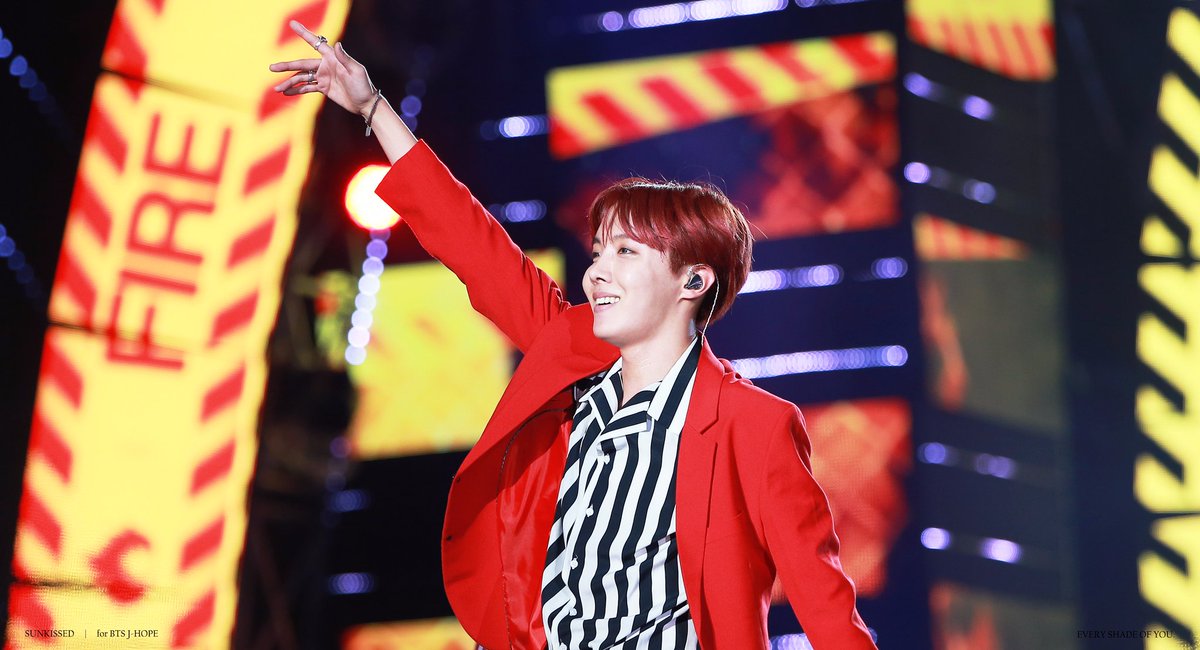 portalHobiBr's tweet photo. [#HQ] 29.09.17 -  #JHOPE no K-Pop World Festival In Changwon
#BTS #방탄소년단 #제이홉
© Sun Kissed https://t.co/brE2ylkTEm