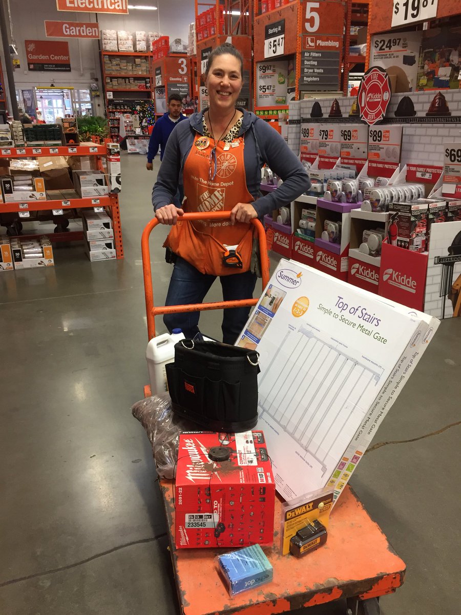 LeeSumpterHD's tweet photo. #NothingGetsThruD52. Helen stops and gets a $1400 recovery. Great job Helen! https://t.co/444Is4Hi2r