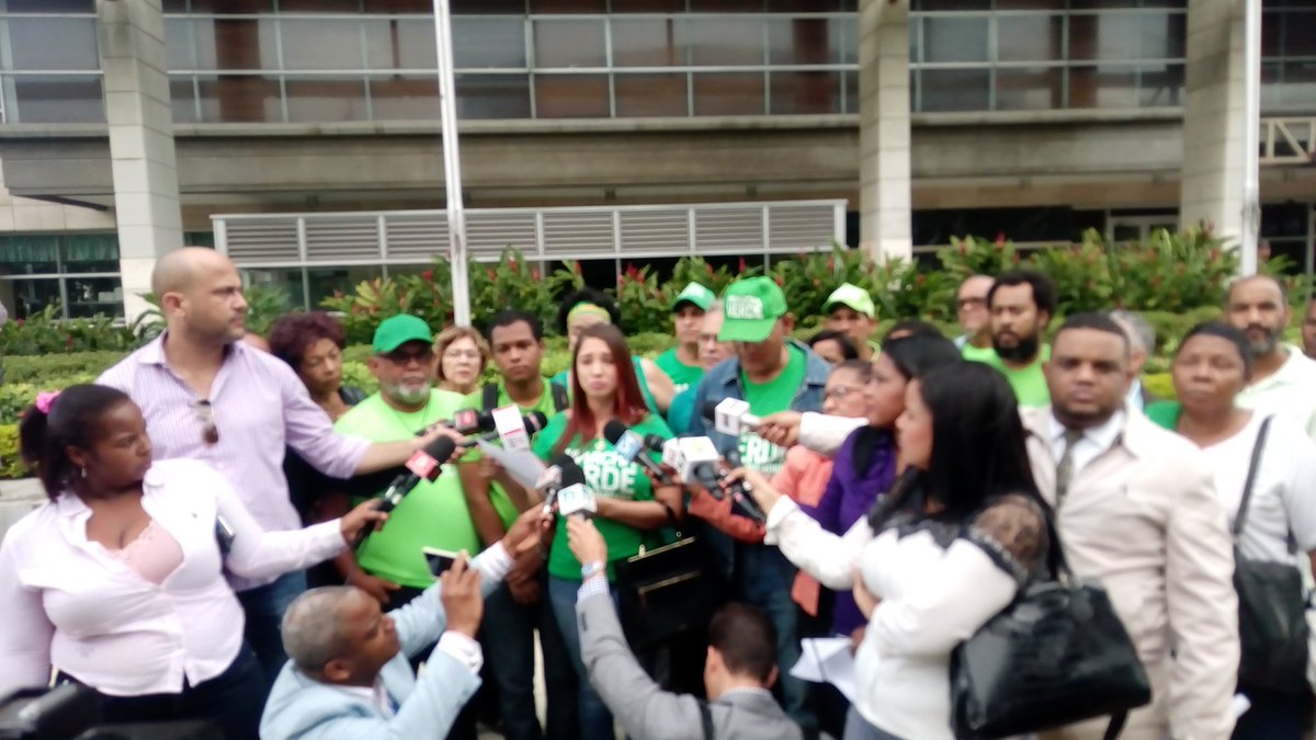 KharlaPimentel's tweet photo. #MarchaVerde anuncia #DiaVerde contra la corrupción el 29 de octubre @CibaoMarcha @CeroImpunidadRD https://t.co/bkBS9WsHol