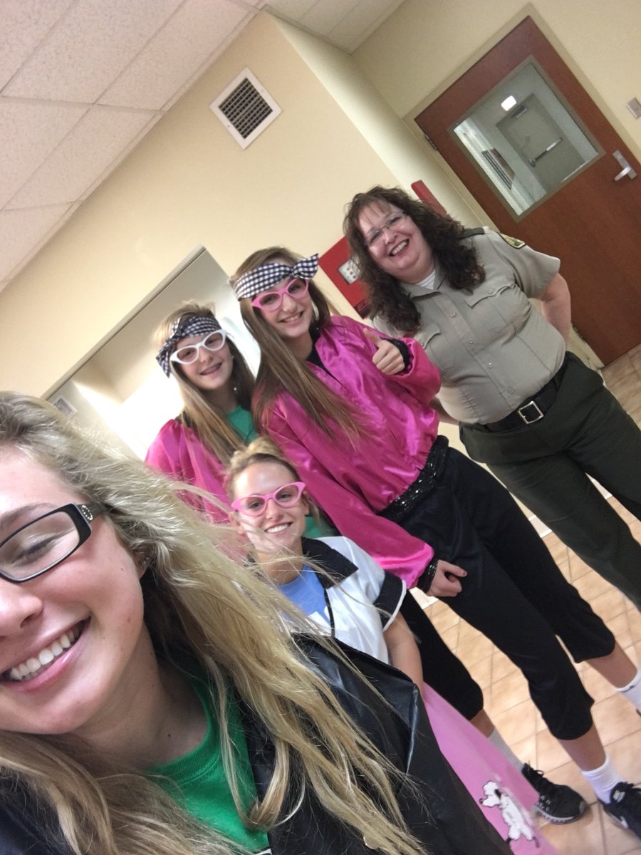 brennajacobss's tweet photo. @OsageVolleyball #TheGreasers https://t.co/VBm9ZkmnLy