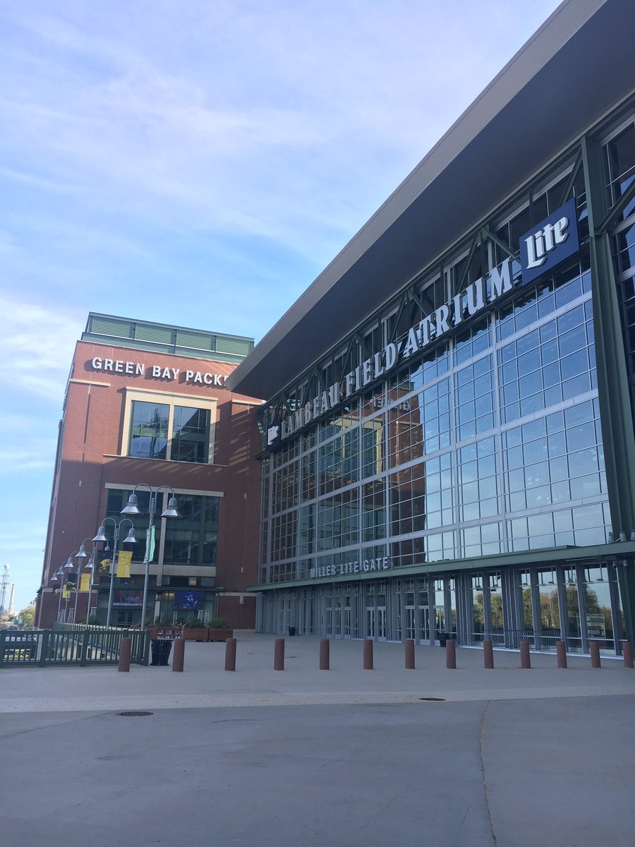 cmfgventures's tweet photo. Enjoyed the @LaunchWis @kinnektor event at #lambeau field today! Congrats to Lane Hub on their @RiseOfRest win! #launchwi #wistartups https://t.co/VC7YxcrRDD