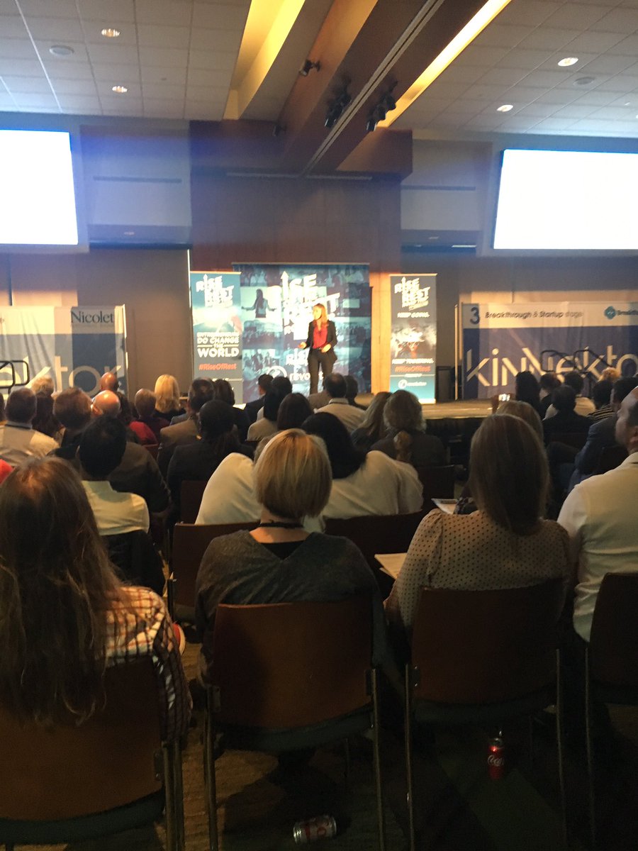 cmfgventures's tweet photo. Enjoyed the @LaunchWis @kinnektor event at #lambeau field today! Congrats to Lane Hub on their @RiseOfRest win! #launchwi #wistartups https://t.co/VC7YxcrRDD
