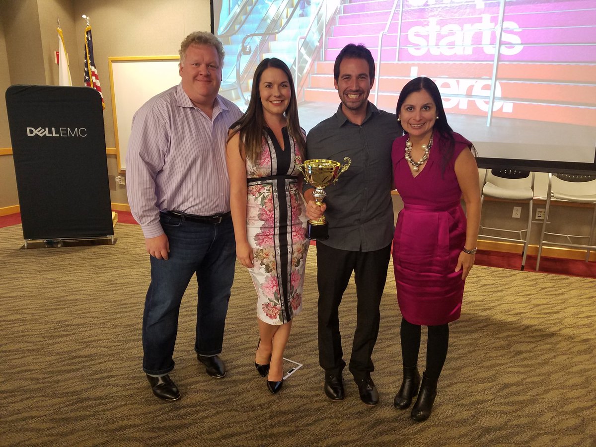 And the Dell Emc innovator winner is <a href="/prinaldi21/">Pedro Rinaldi</a> for the Employee reward network idea! #b2bdigitalday #iwork4dell   <a href="/uvadave/">D</a> @liz_m_dyer