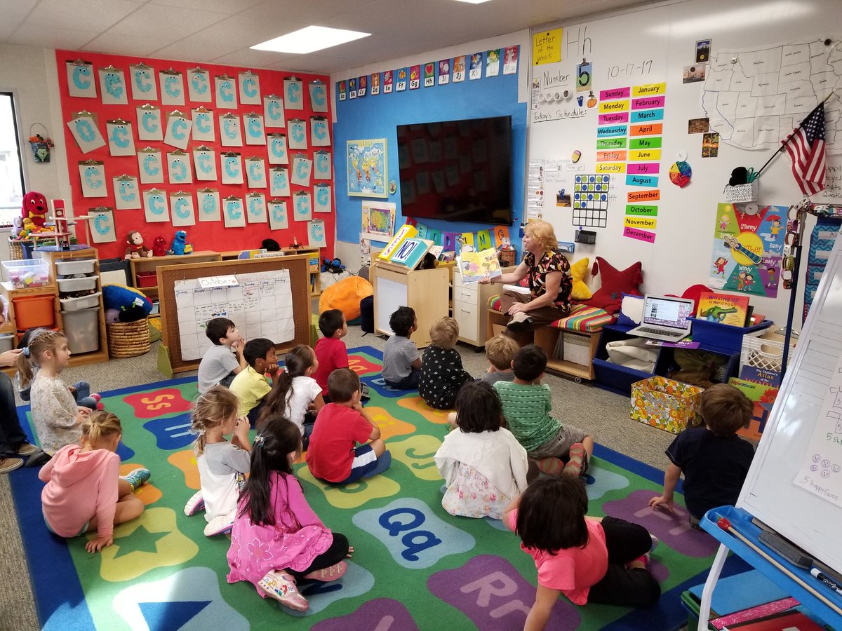 USDDanielle's tweet photo. I always enjoy visiting our TK classes. It's the best way to start a work day! #usdlearns #usd_sup https://t.co/8MTdo2N9o3