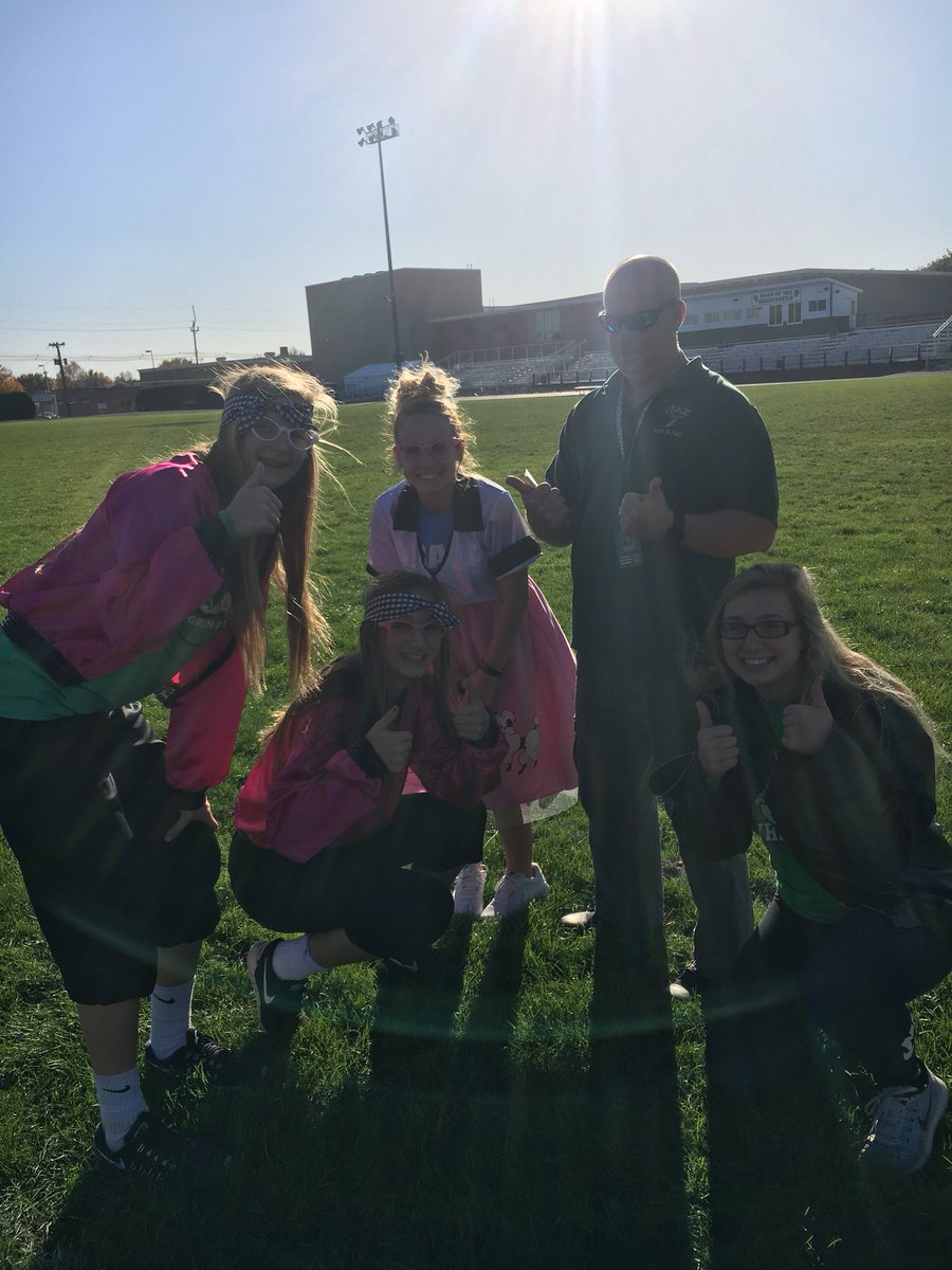 brennajacobss's tweet photo. @OsageVolleyball #thegreasers https://t.co/2qBnHFusji