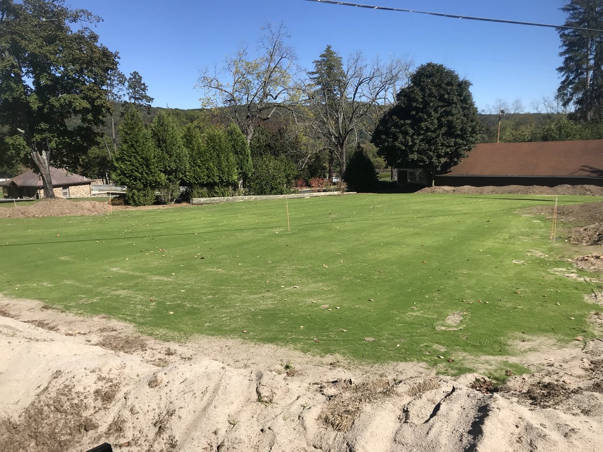 PCCGreens's tweet photo. The progress continues.. almost ready for the first mow and spray #paramountcc #nursery #luminary #bentgrass https://t.co/ghK8qOoGMK
