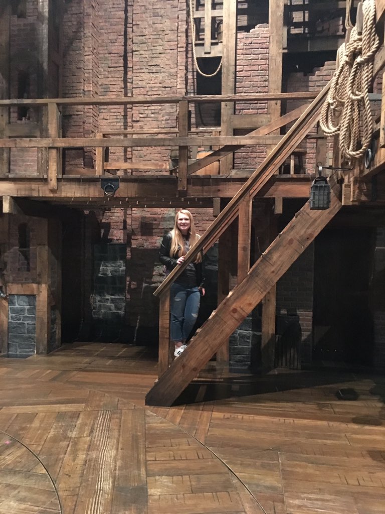 abigailgracieee's tweet photo. After standing outside the Richard Rodgers theatre, singing "Helpless" @JimmytheDoorGuy took me on a backstage tour!! Thank you so much!!! https://t.co/pImFw265Ps