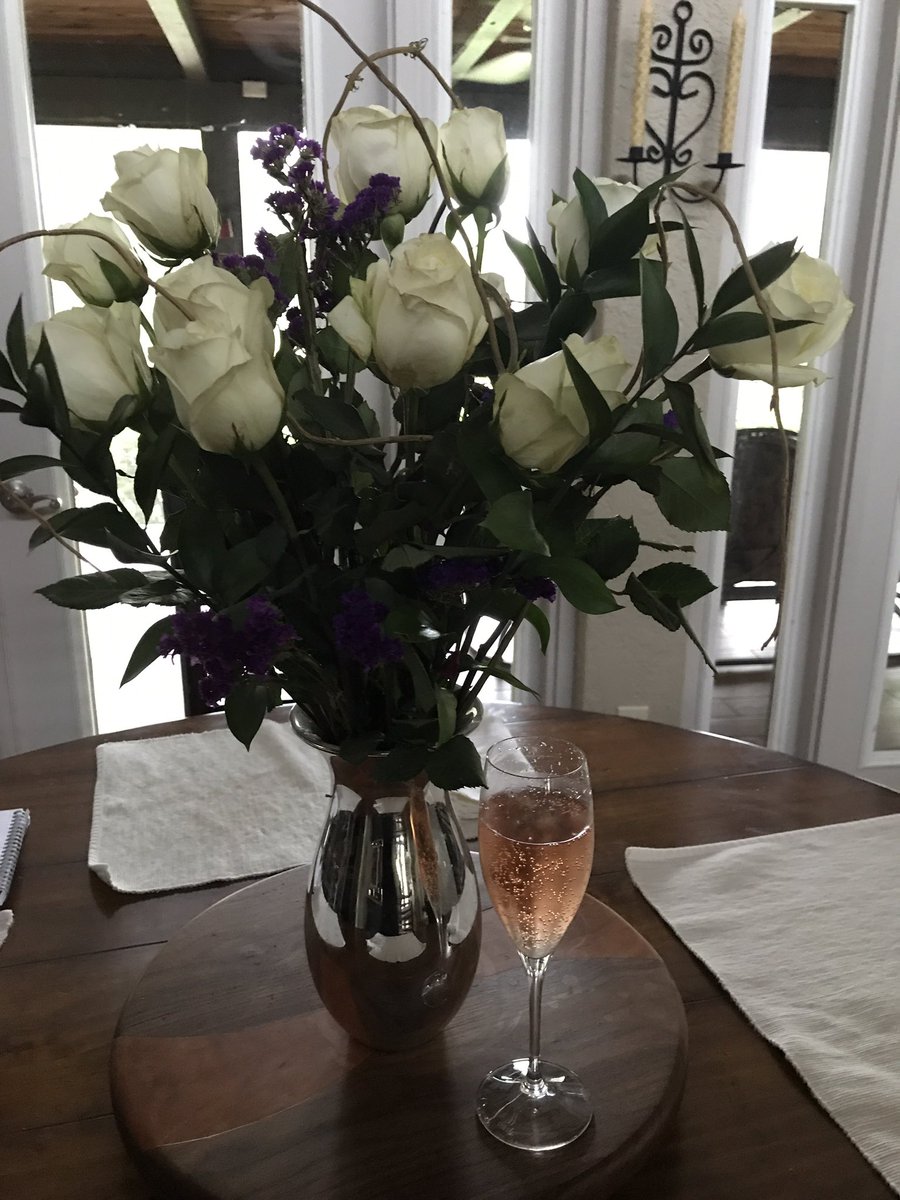 RealtorDeniseFL's tweet photo. Why? Because it's Tuesday! #celebratelife #chandonrose' @FlutesnCoupes https://t.co/grpLBlAGKW