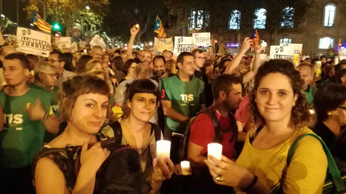 cupnacional's tweet photo. Avui hem omplert carrers i places de viles i ciutats per reclamar #LlibertatJordis #LlibertatPresosPolitics https://t.co/M3JKrJe7AY