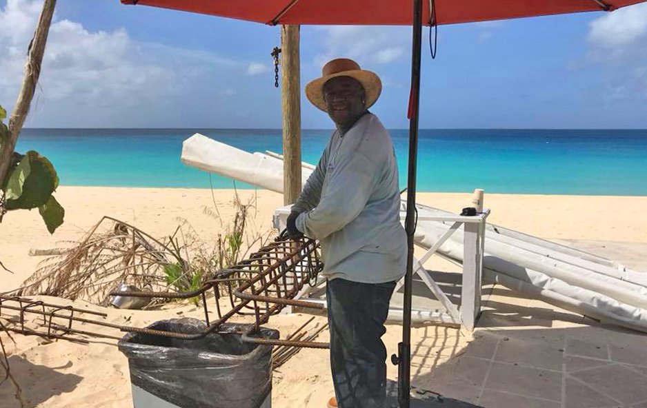 anguillabeaches's tweet photo. 5pm 📰 Good news from restaurants &amp; a celebration of #Anguilla 💗LOVE💗 @MarcForgione's this past wknd: https://t.co/8P37pGvIr1

📷@StrawHatAXA https://t.co/8WIL0ETsHD