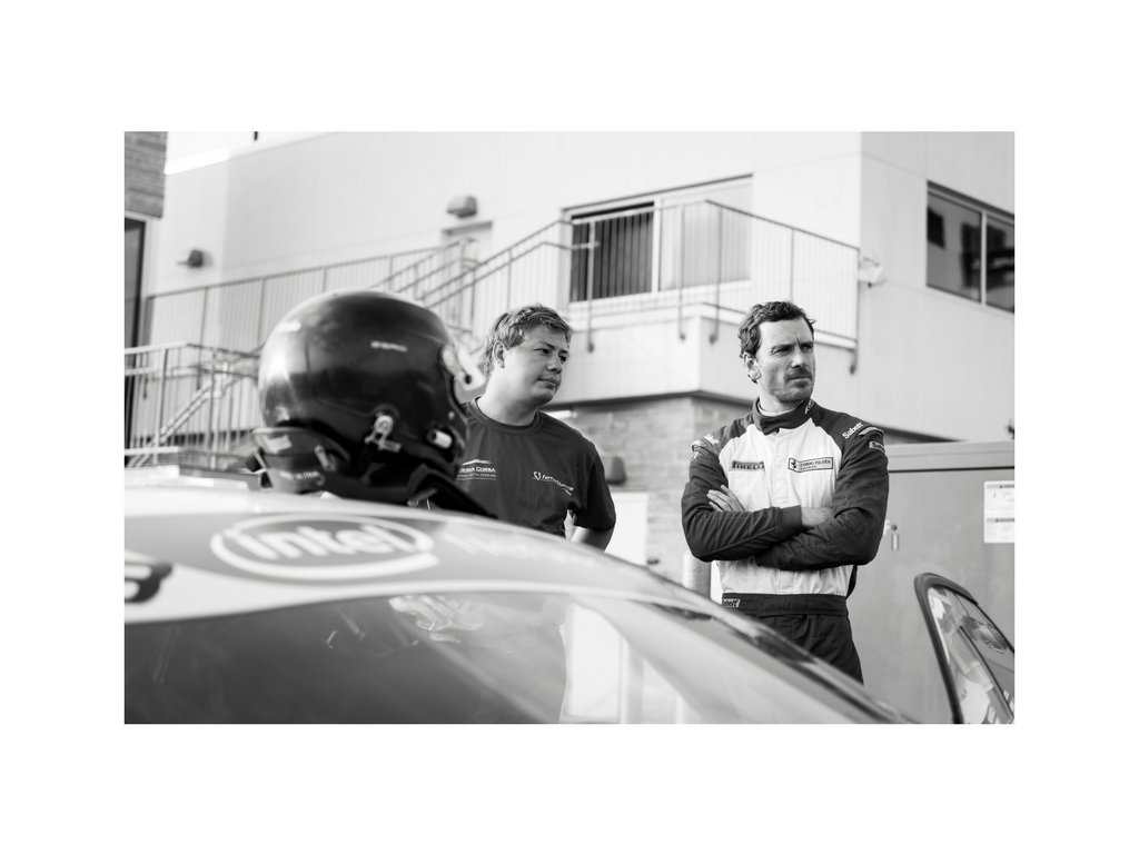 beatles_fass's tweet photo. NEW (Old pics) Amazing actor &amp; #Ferrari driver #MichaelFassbender at the #FerrariChallenge in #Texas! 🚗 #thatback
(Src: texaslifestylemag) https://t.co/dAMHM37Wjq