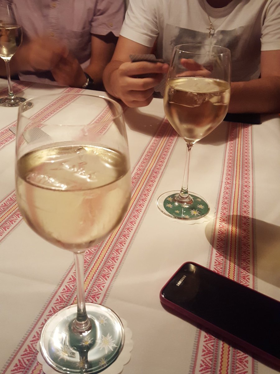 Michael16260174's tweet photo. Gsprützte wisse🥂🥂🥂 #scap2 https://t.co/tCfZguqswL