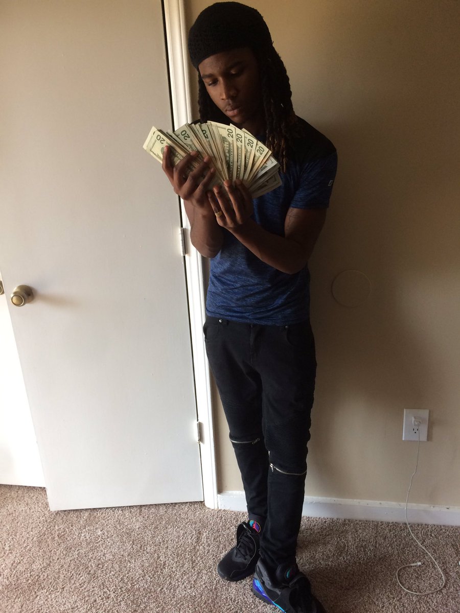 _FreeTheReal_'s tweet photo. 👐🏾💸 Lately I Been Rac Racing ! https://t.co/vcFA3vkyK8