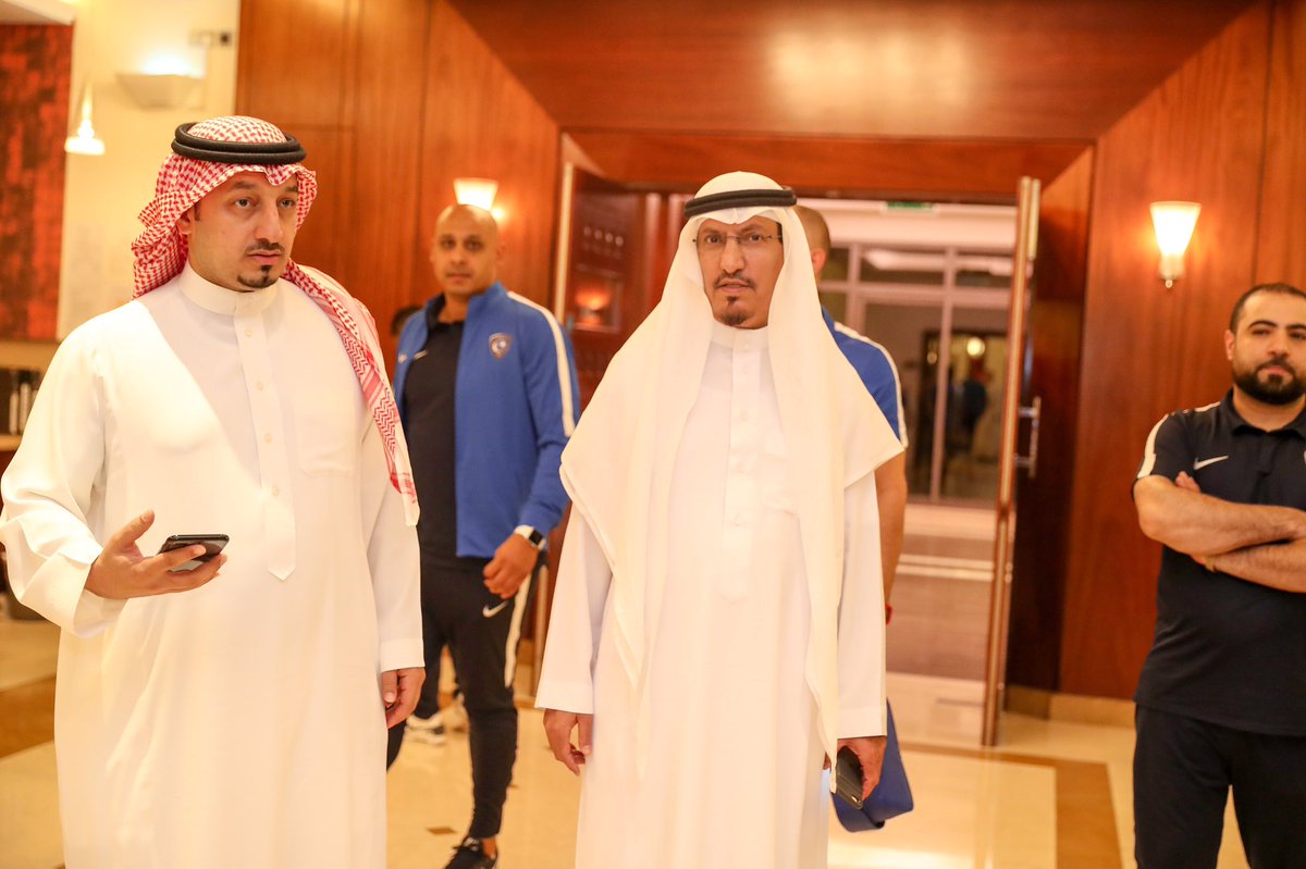 صور من مأدبة العشاء التي أقامها "الحبسي" لبعثة فريق #الهلال الأول لكرة القدم.