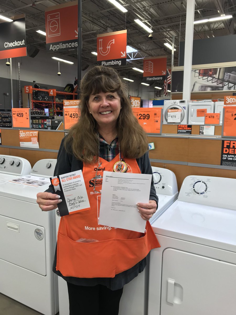 becky_nation1's tweet photo. Cheryl love getting those HDPPs! Quarterly winner! #hdppqueen @PabstBen @THDAbbySmith @LaurenOC25 @JeremyLambeth1 https://t.co/xc3MB0YZor
