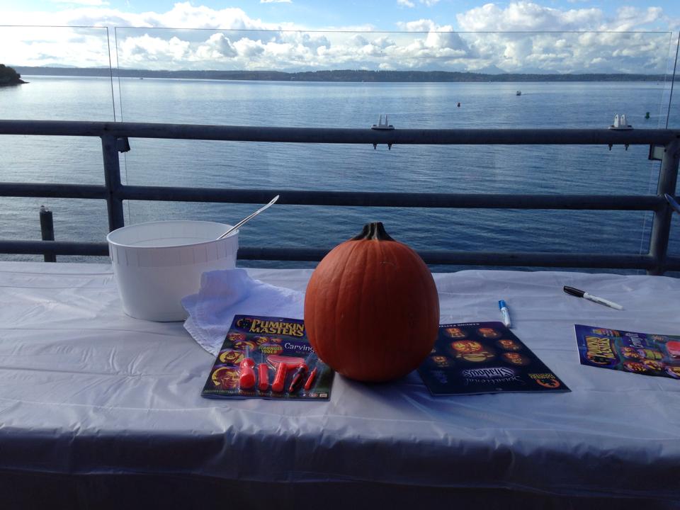 raysboathouse's tweet photo. Get crafty at #rayscafe’s #pumpkincarving party Oct 21! We'll have #pumpkins, #carvingtools, led light & #applecider https://t.co/JYq6Pq4r4r https://t.co/1YakXb5tt8