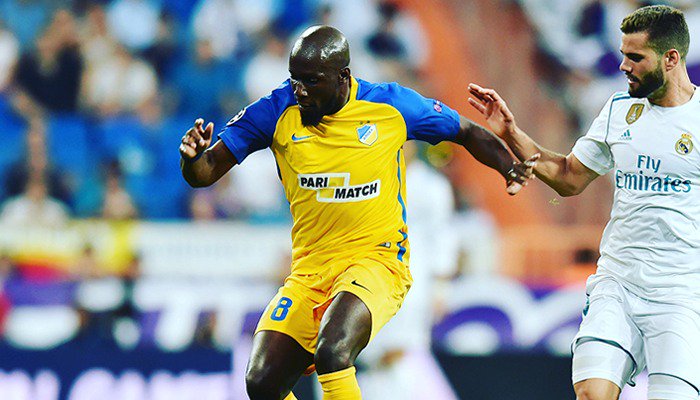 PatrickJuillard's tweet photo. Chapeau à l'ancien de l'#OGCNice Mickaël Poté 🇧🇯, qui ouvre son compteur en Ligue des Champions et offre un 1e point à l'APOEL. #APOELBVB https://t.co/FofPyWM4tW
