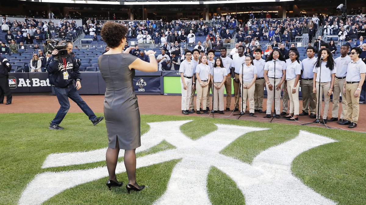 Yankees's tweet photo. Thanks to @PaulONeillYES and @HB_Voices for helping get Game 4 started the right way! #PinstripePride https://t.co/60oFesEYYi