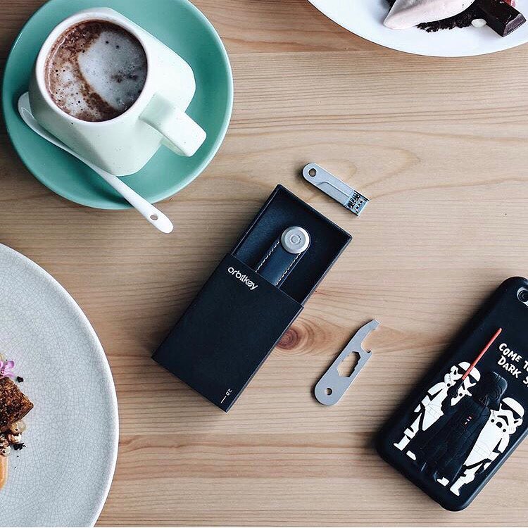 Keep it organized with the sleekest keyring and multitool <a href="/orbitkey/">Orbitkey</a>. Available on giftintime.com.
📷: Jonathan Bong