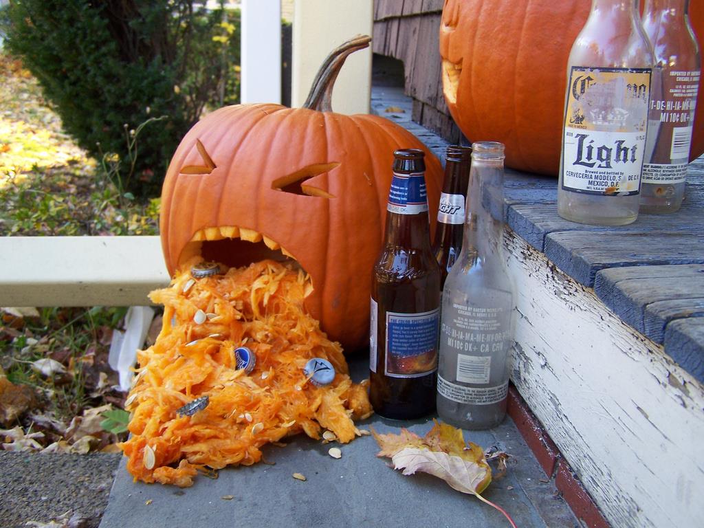 TheLiquorLocker's tweet photo. If you're going to carve a 'drunk pumpkin'... make sure you shop at your locally owned #LiquorLockersEVV for all of your pumpkin props! https://t.co/KoTrDUPTMR