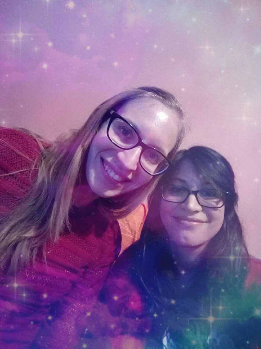 marta_alba19's tweet photo. It's good to meet again after so long! @fiore_mm20 #pizza #tennents #VictoriaNight #teamAlbert  #DoctorWhoNight #friends #cats #tuesdaytweet https://t.co/NeEaSlnyoF
