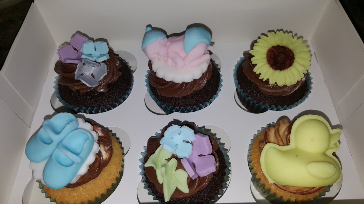 thecakecroft's tweet photo. Baby shower cup cakes https://t.co/roTIMeSv3Q