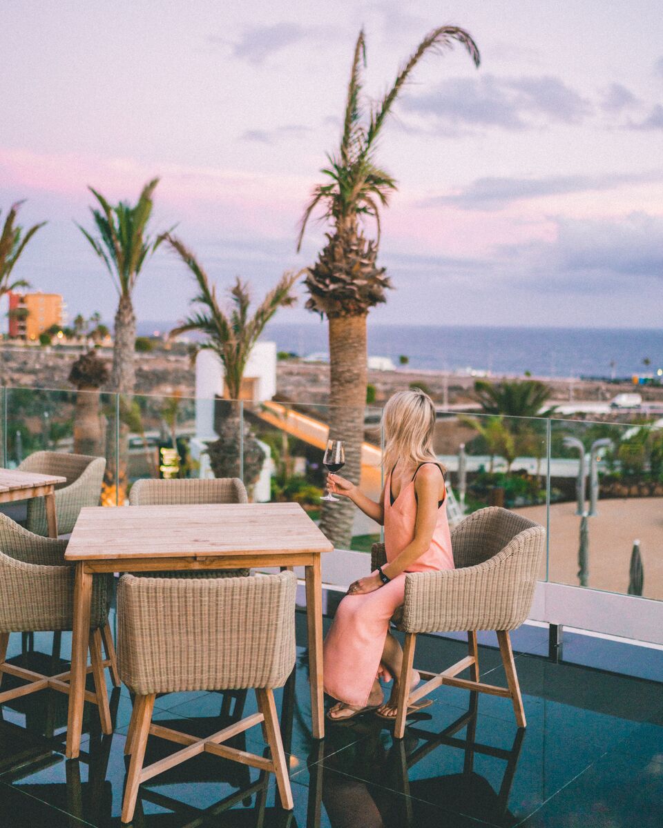 HardRockHotels's tweet photo. Cabernet or Caber-yay? #finduslost https://t.co/vXyBy4x6rU