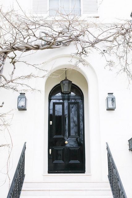 BlancheGarcia's tweet photo. Love a beautiful beginning 
Image via @dominomag #adoreagreatdoor https://t.co/RElK0SnzL6