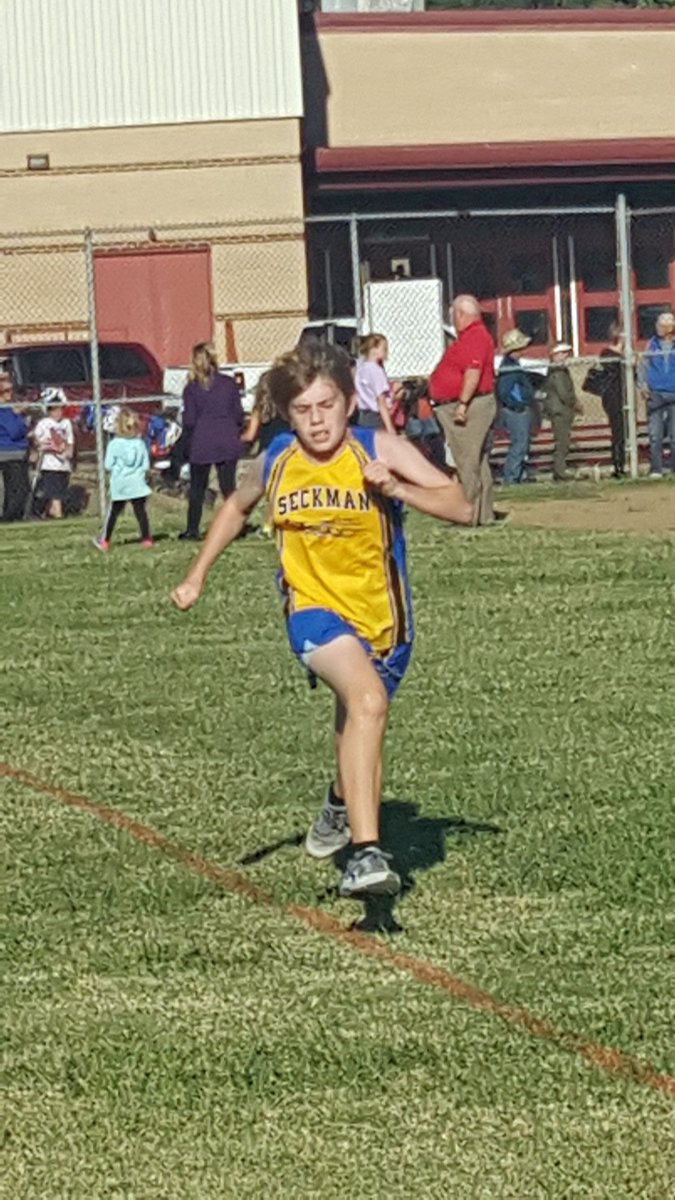 SMSyearbook_'s tweet photo. Seckman Jag XC digging down deep and giving it their all. https://t.co/z73BeMm2LP