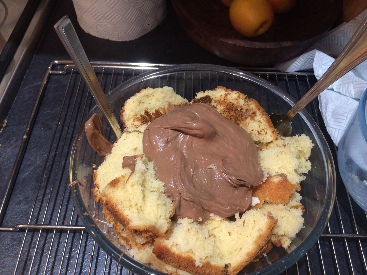abi_elvin8's tweet photo. At least we tried #GreatBritishBakeOff #extraslice https://t.co/YFKHHrLJ0b