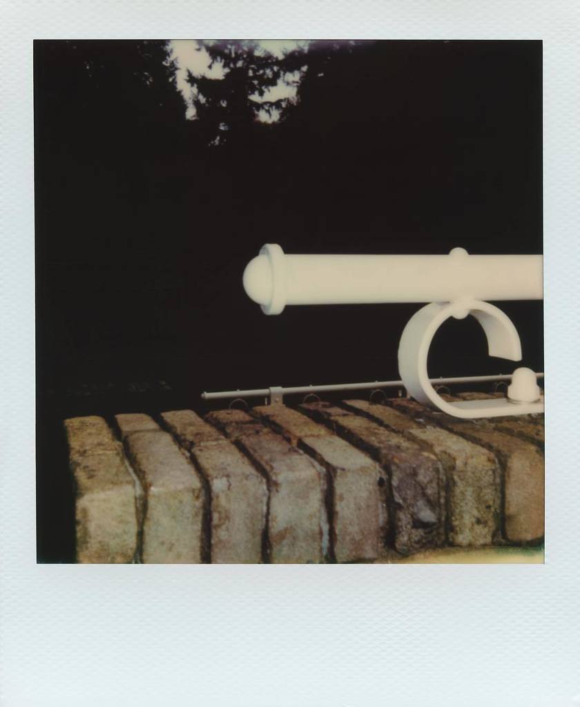 Tbo_art's tweet photo. White Railing - 2017
#polaroidoriginals #roidweek #roidweek2017 #polaroidweek #instant #polaroid #onestep2 #railinโฆ https://t.co/fwg7XlNh77 https://t.co/iyWrmIzrHD