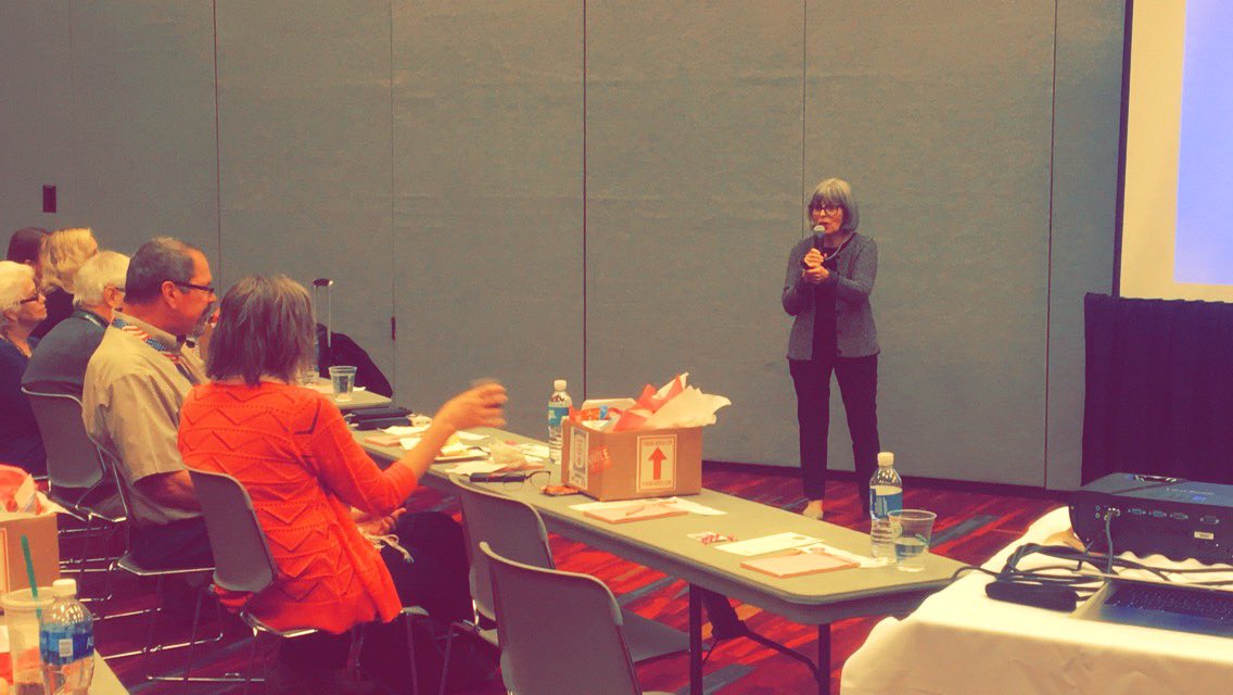 fastenerwomen's tweet photo. Author, business owner and 🌎 speaker, @Laniedenslow leading a discussion on how culture shapes business practices. #FastenerShowGoesPink https://t.co/ovHEaR28sA