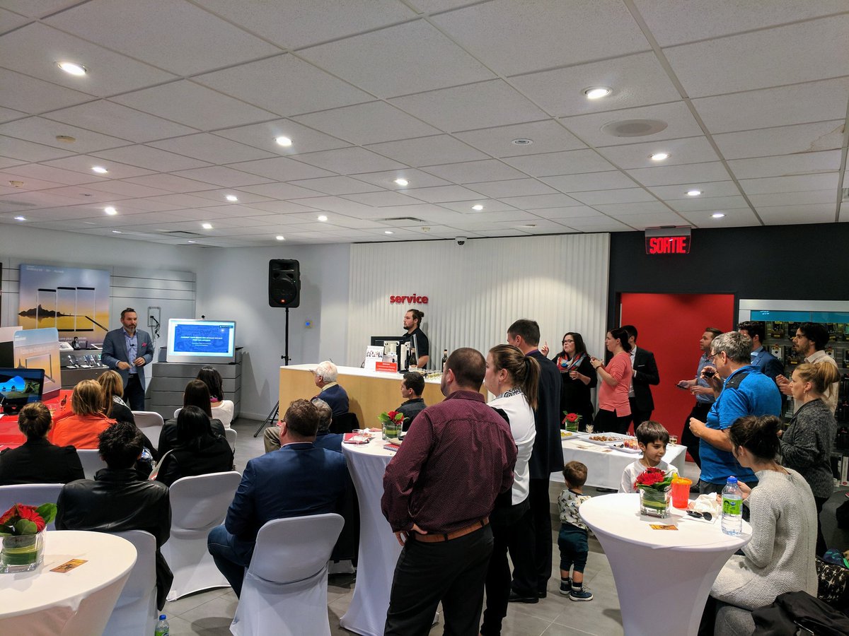 RogersAffaires's tweet photo. Le #réseautage est clé pour la croissance des #PME. La #ConferenceRogers est votre plateforme pour échanger avec des #entrepreneurs locaux. https://t.co/p66fKtajjK