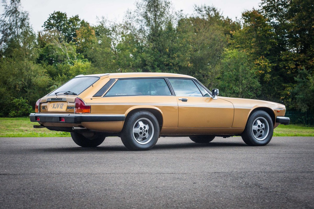 NielsvanRoij's tweet photo. Web Find Wednesday
Eventer shooting brake. Favorite of one of our own coachbuilding clients. Gorgeous colors!
#WebFindWednesday
#cardesign https://t.co/n8AaN12x0s