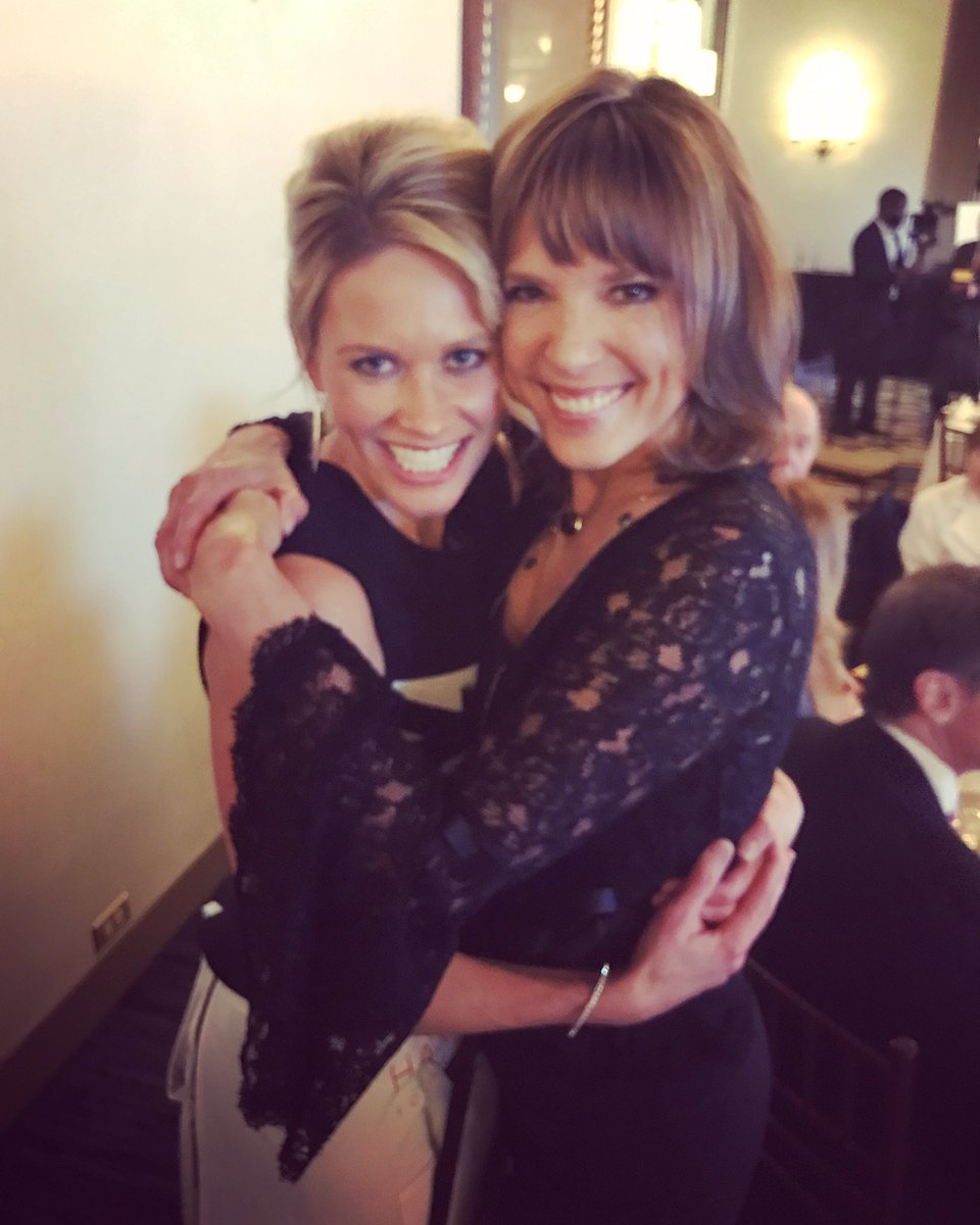 LisaKerney's tweet photo. ❤️ you @HannahStormESPN! 
(pic seen through filter of all the wonderful people I overserved tonight) #HSFWaiterNight @hannahstormfdn #nyc https://t.co/SXFoUVoOFl