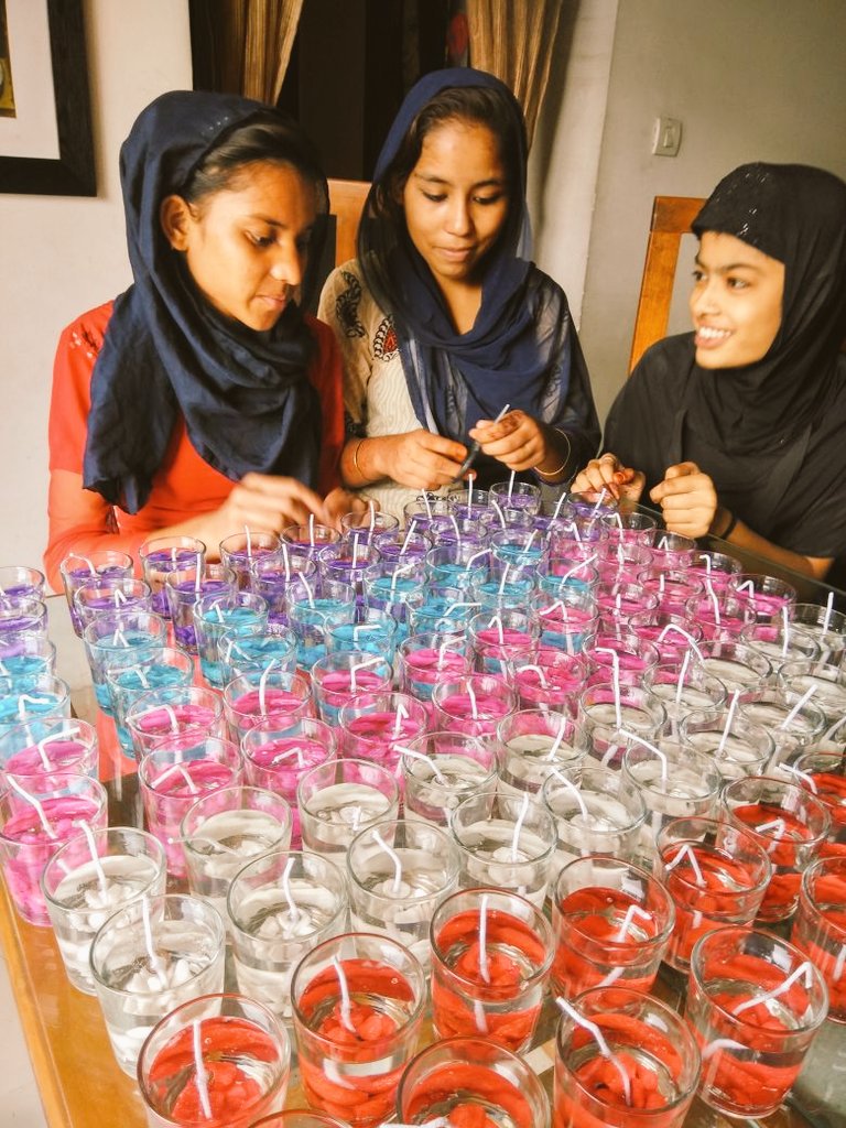 sheroes's tweet image. When women come together, it's true, they can change the world! #WednesdayWisdom  #Communities #CircleOfSupport  sheroes.com/articles/women…