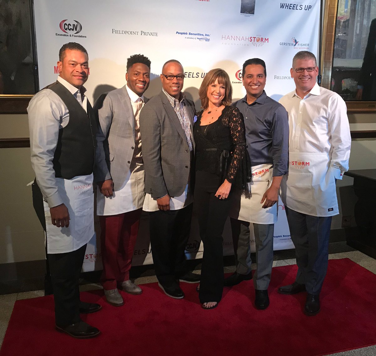 KevinNegandhi's tweet photo. A great time tonight for a great cause w @HannahStormESPN - #HSFWaiterNight #4thekids @hannahstormfdn https://t.co/zBaEF96kOC