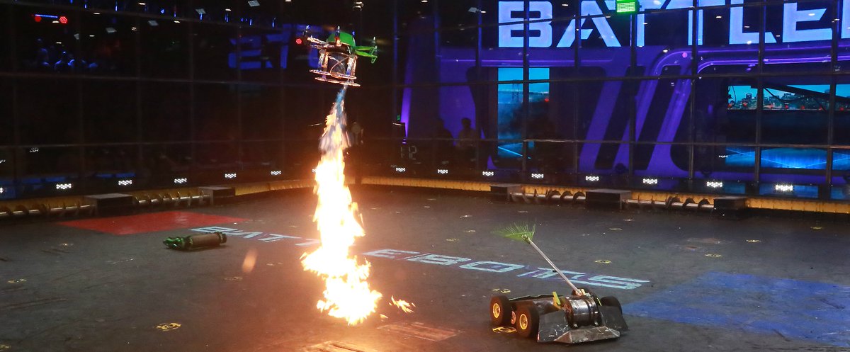 franklima260's tweet photo. @MegaBots Who did it better? Y'all or Hypershock? https://t.co/wj5akP9AJR