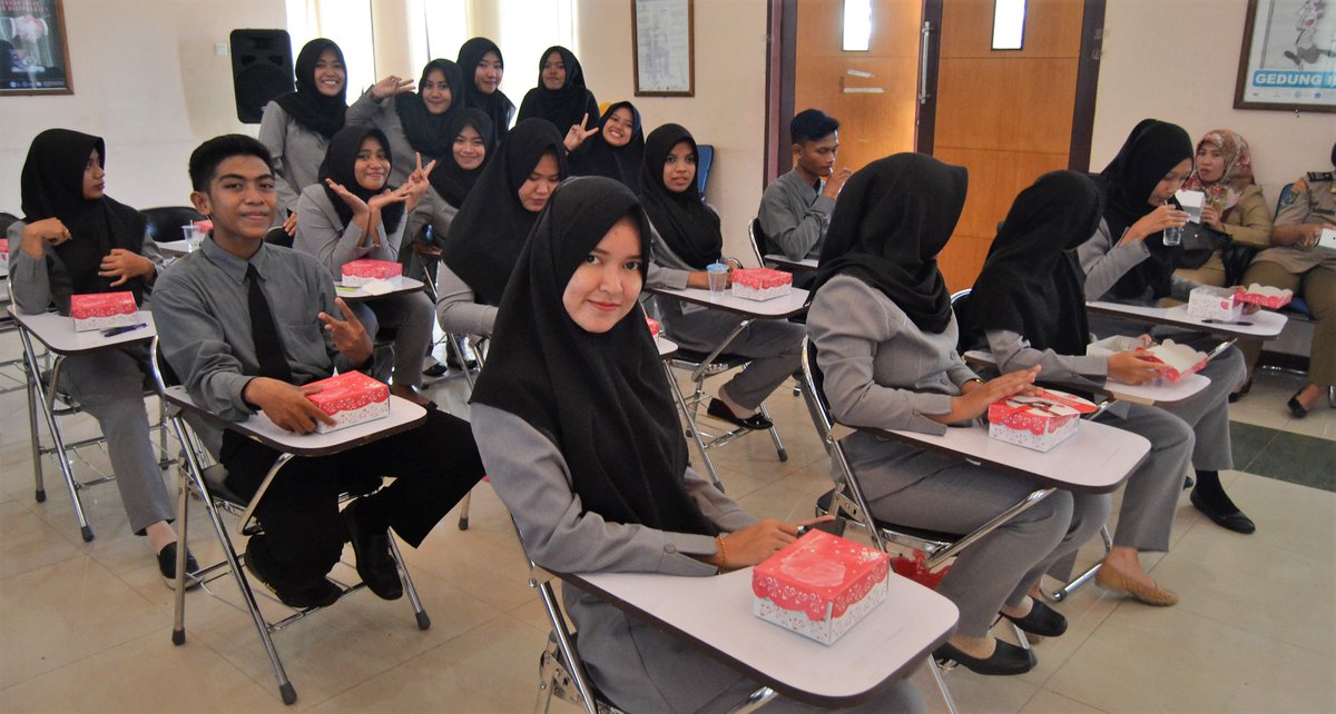 uptdblkibpp's tweet photo. Penutupan Pelatihan Berbasis Kompetensi Kejuruan Sekretaris dan Mesin Produksi Angkatan I Tahun 2017 https://t.co/WMdec2K3jg