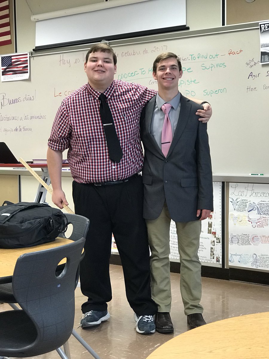 jdtrembles's tweet photo. Late post. Whoops! #thirdyearstudents #crazystudentsbutmystudents @daddy_mowden @Samuel_Tesky https://t.co/MjAaVYy9NZ
