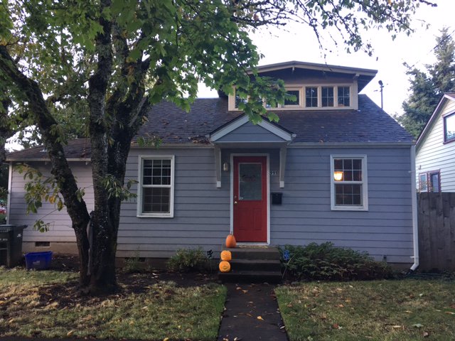 RandRProperties's tweet photo. 3 bd #Eugene rental in the #Whiteaker! Dishwasher, W/D, garage, fenced yd w/patio & yard care, pets ok: https://t.co/bebFdombIz #EugeneOR https://t.co/RgsrLopFbs