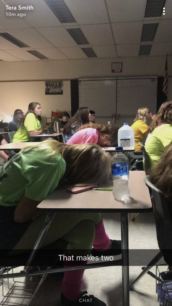 katrina_marie04's tweet photo. Homecoming week is tiring #neonretro https://t.co/OhIfHLg9e8