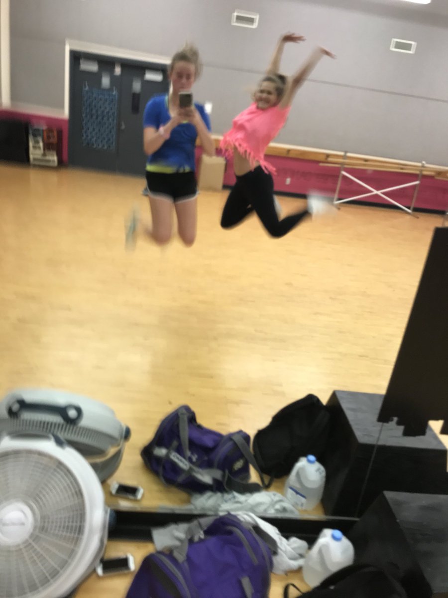 katrina_marie04's tweet photo. Homecoming week is tiring #neonretro https://t.co/OhIfHLg9e8