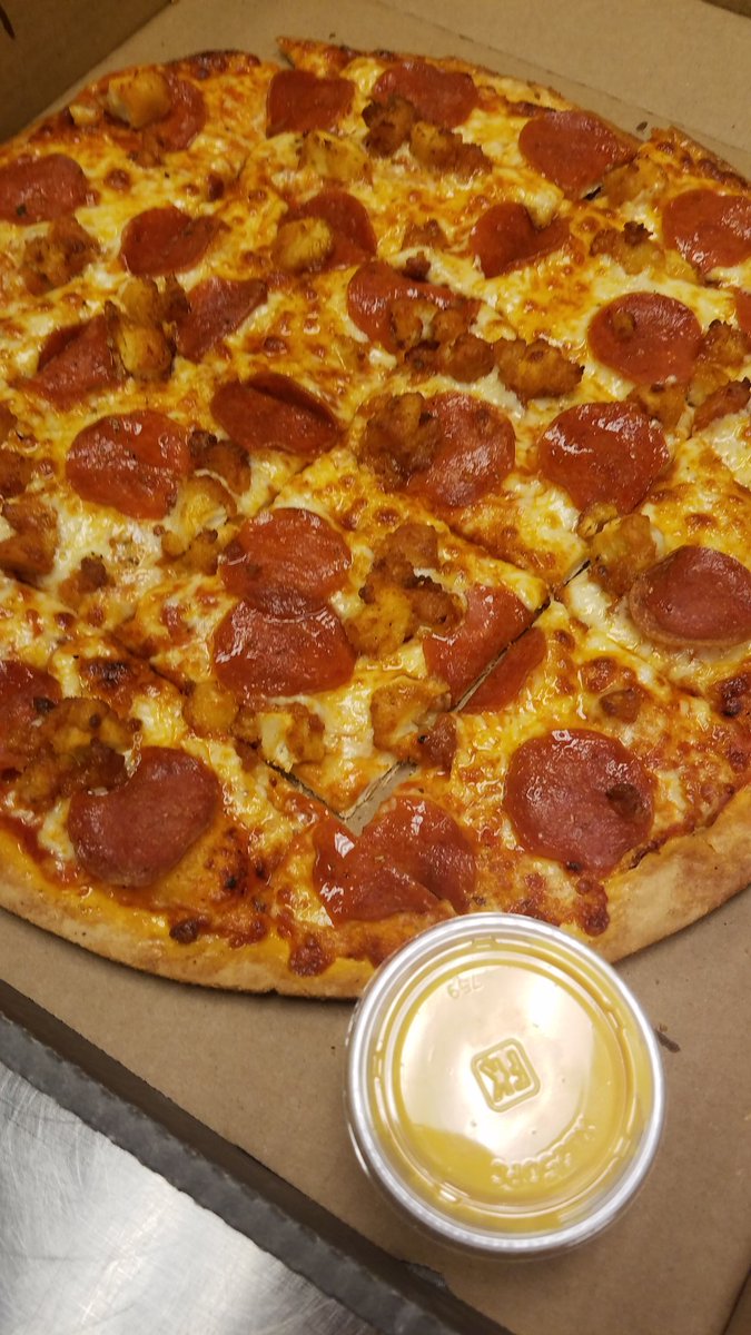 ToppersPizzaKC's tweet photo. 2 for Tuesday!
#2toppingpizza #bogo #lawrence #mission #lfk https://t.co/xBAfgjbbJh