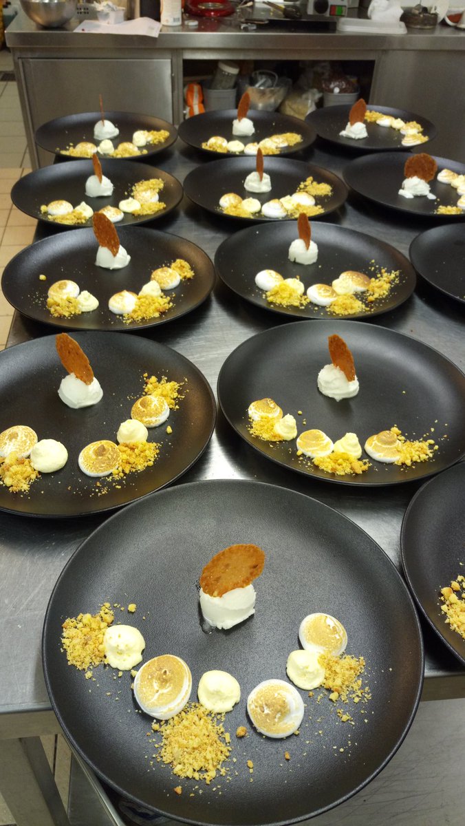 Fifiiii_K's tweet photo. Recap of my past 6 hours 👯 🍳. #FifisKitchen https://t.co/RWgig8iOnh