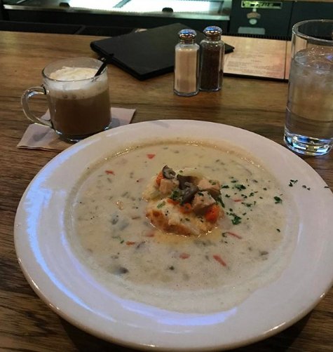 KickinBoot's tweet photo. Chicken Pot Pie Soup. The perfect way to warm up this fall.

PC: IG user s_pdx https://t.co/TMVv1N7CGt