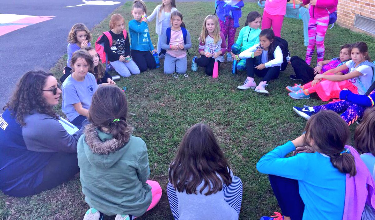 MissAndreaAdams's tweet photo. Coach Jill from South's Future Educators club lead the #TeamTiger #GirlsOnTheRun practice today!

@MiddSouthFEA 
#MiddSouthNation #MTPSPride https://t.co/q5FIk2GEHo